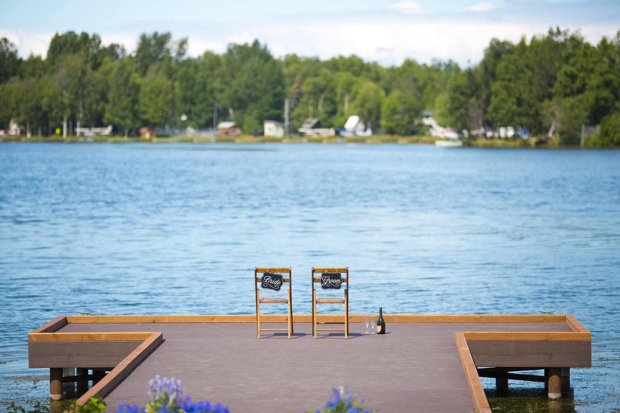 The Lakefront Anchorage Exterior photo